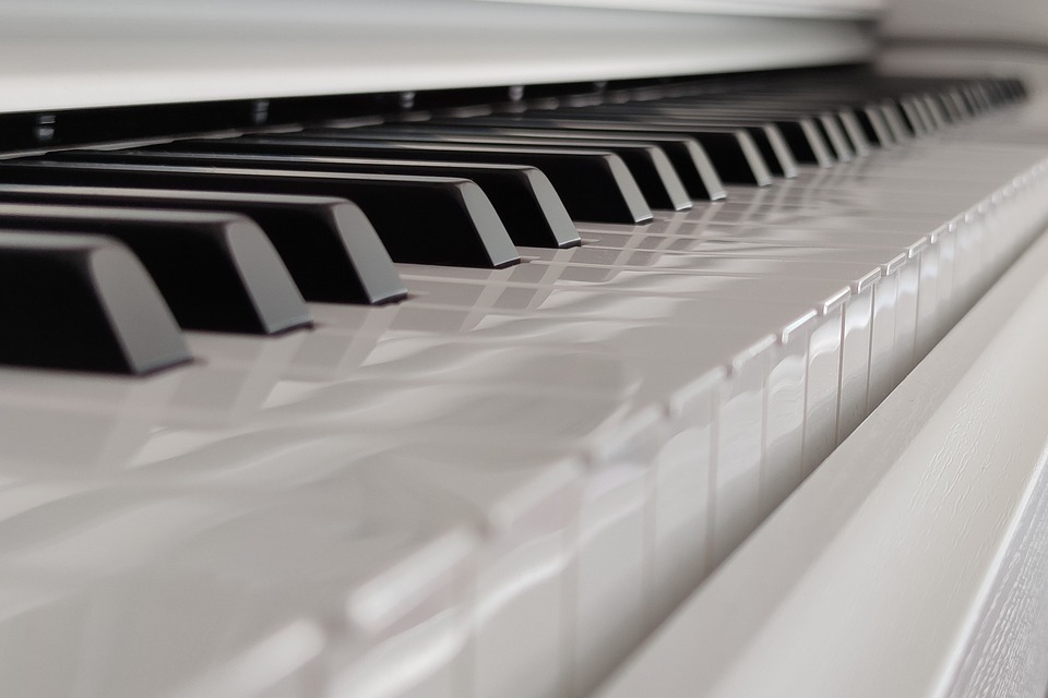 Do you like piano? 
